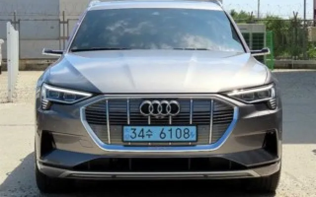 인천중고차할부구입 e-트론 55 콰트로 매물 사진 18 - 2023/09 25,187km