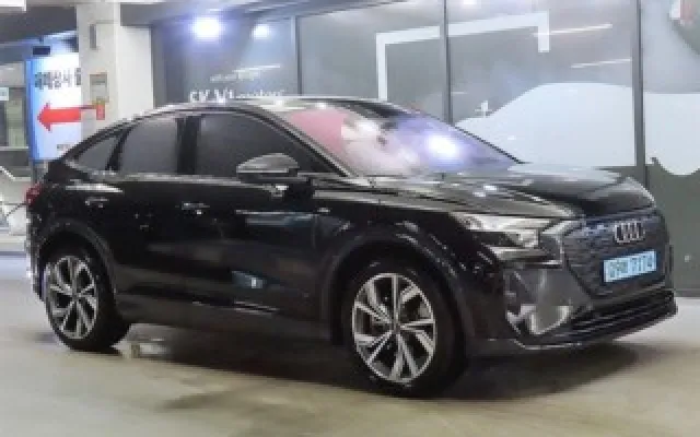 인천중고차할부구입 Q4 e-트론 40 스포트백 프리미엄 매물 사진 19 - 2024/07 19,501km